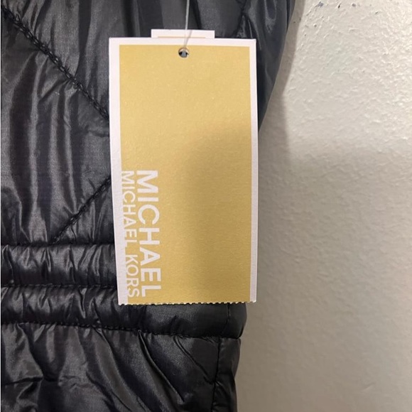 Michael Kors Black Puffer Vest Fur hood - Picture 4 of 5